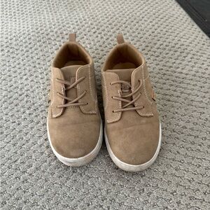 OshKosh B'Gosh Tan Shoes size 11